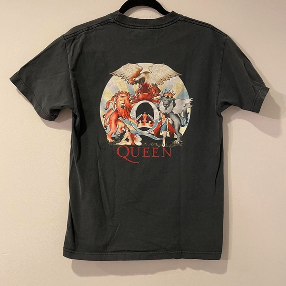 Other - Queen Band 'A Day at the Races' Vinyl Graphic Tee - Small